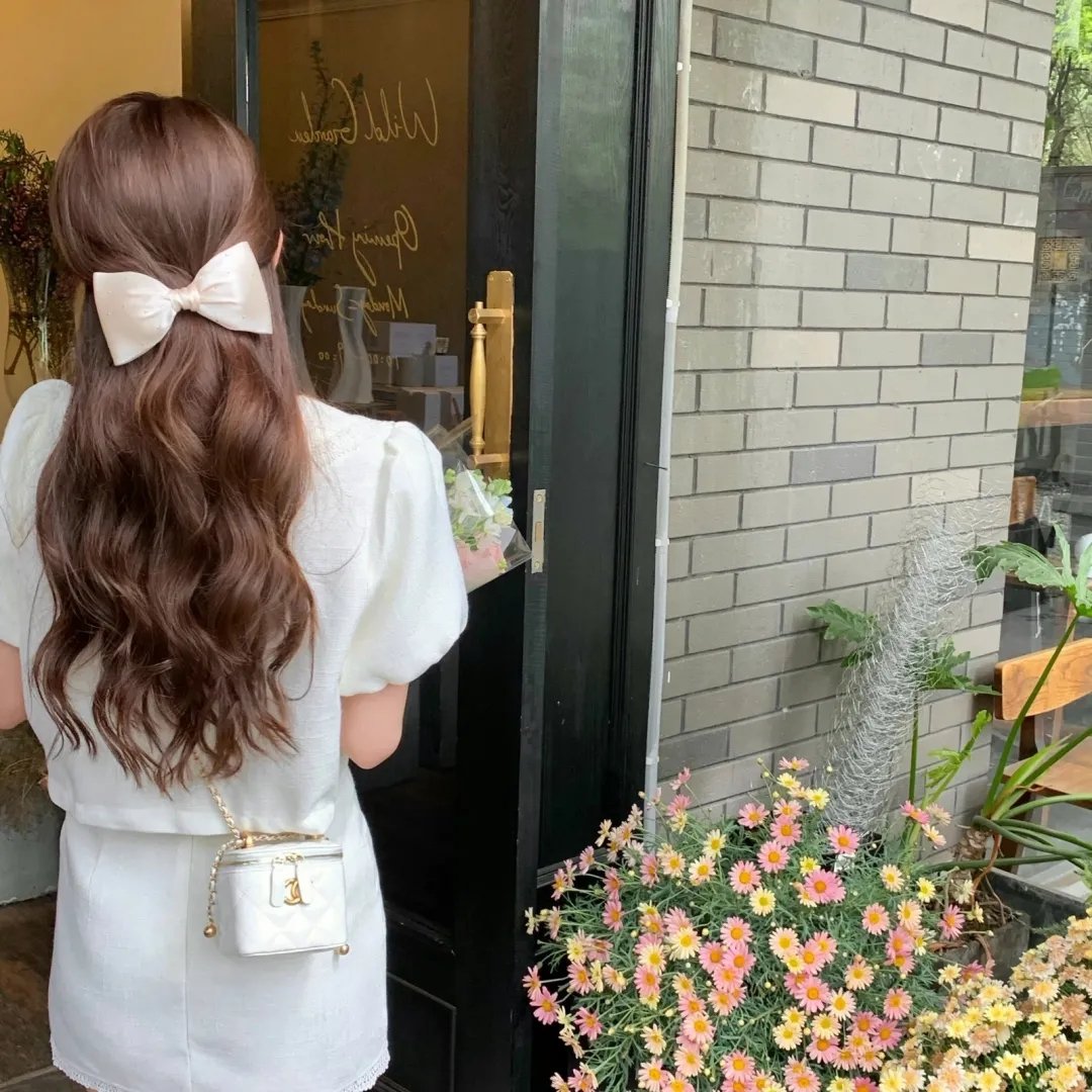 经常请吃饭的理事大人